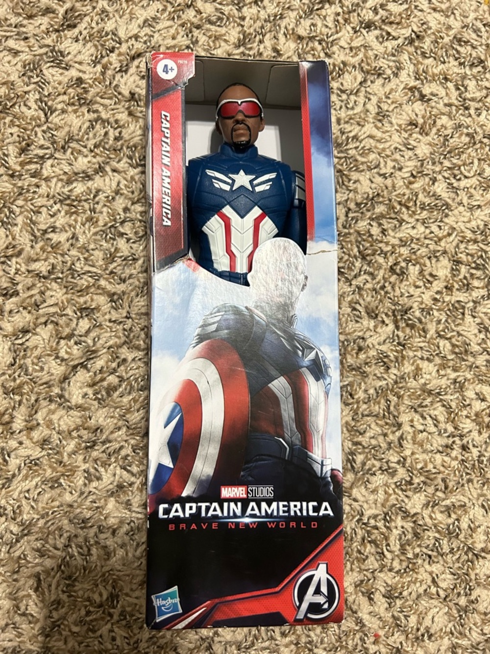 Hasbro Captain America Figure - Blue, Red, White